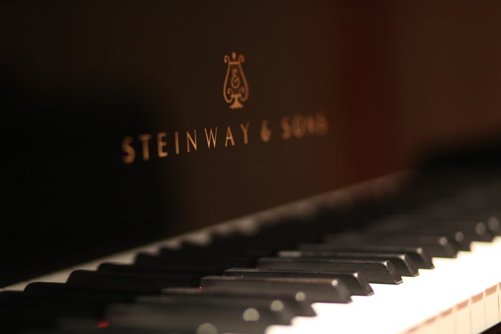 European Piano Brands - เปียโนมือสองนำเข้าจากยุโรป สภาพดี เกรด A