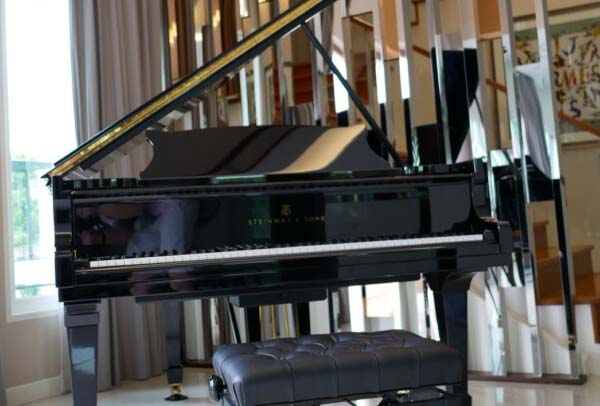 เปียโนมือสองราคาถูก Steinway & Sons Model M